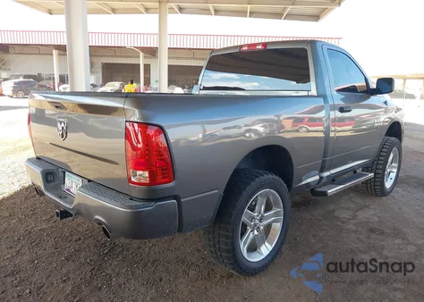 2013 Ram 1500 Express z USA, uszkodzony, nr VIN 3C6JR6AT7DG532960